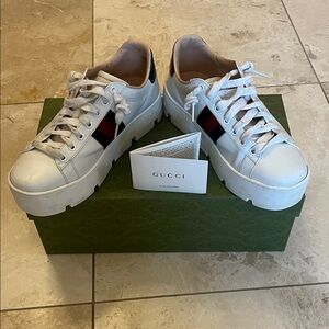 Gucci White Leather Platform Sneakers with Red & Green Web Stripe